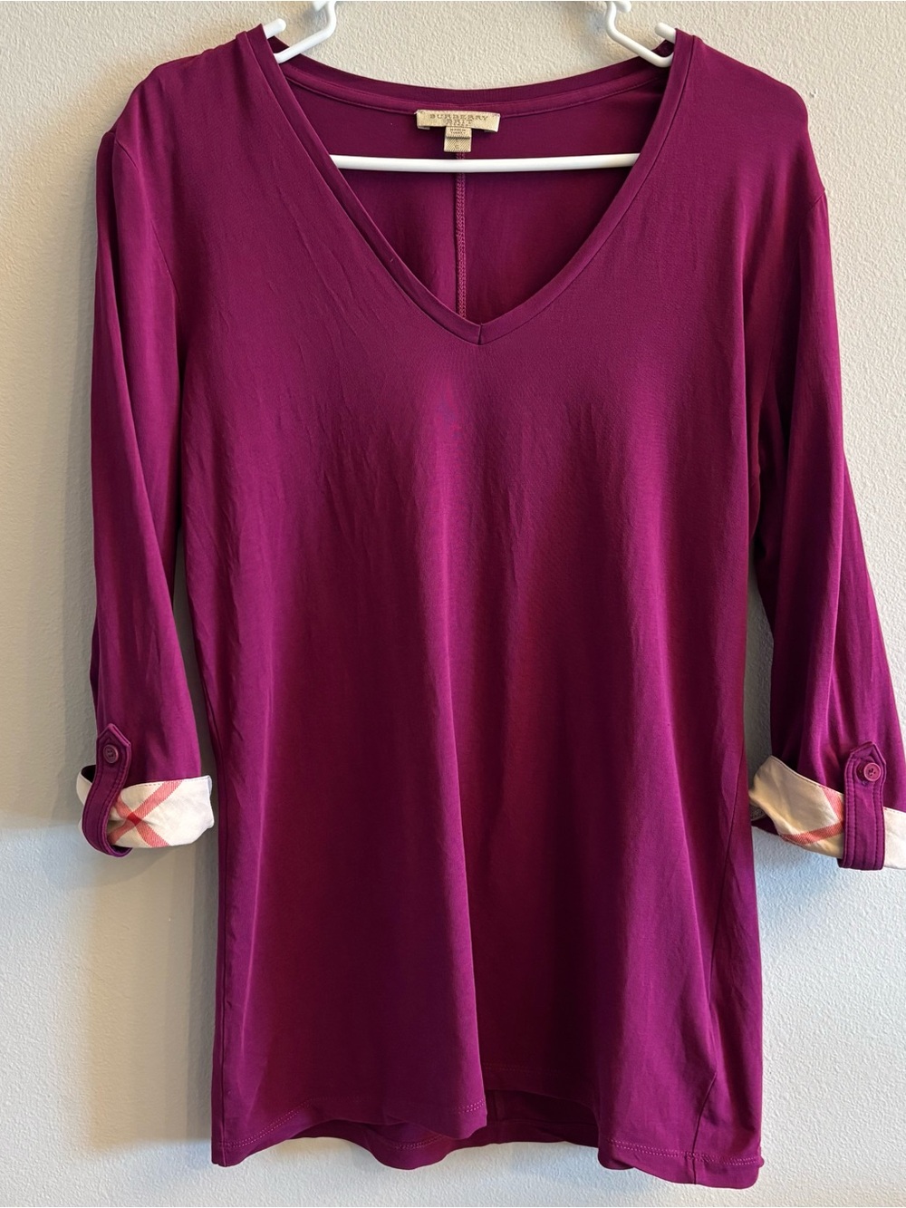 Burberry Brit magenta V-neck tunic featuring 3/4 sleeves size Large
